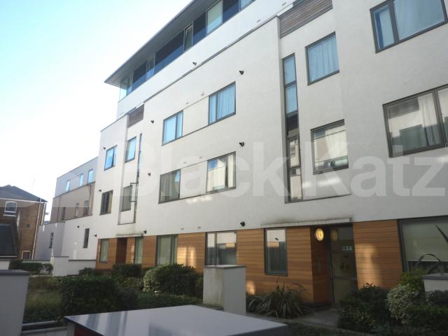 			NEW INSTRUCTION!, 2 Bedroom, 1 bath, 1 reception Flat			 The Pad, Holloway Road, HOLLOWAY